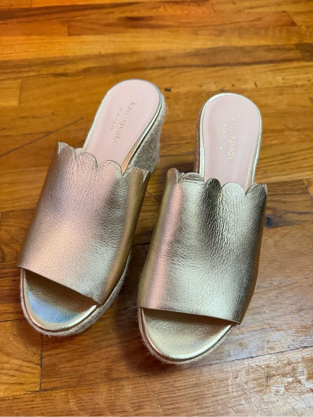 Kate Spade New York Tabby Gold Scalloped Espadrille Wedge Sandals 6M